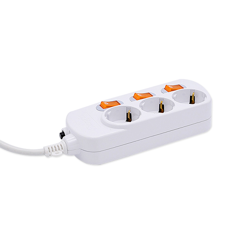 3 zásuvky EÚ Standard Socket s nezávislým prepínačom a tlačidlom na ochranu preťaženia