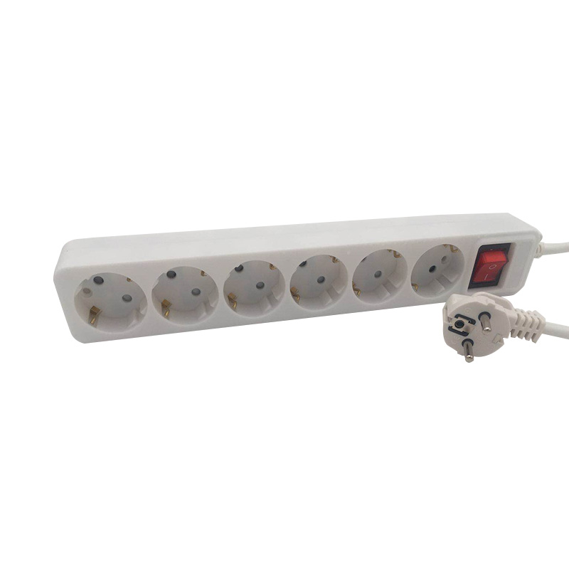 Stručné 6 zásuviek EÚ Standard Socket s prepínačom